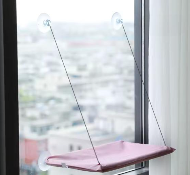 Hamac de fenêtre pour chat – Confort & design suspendu avec ventouses solides