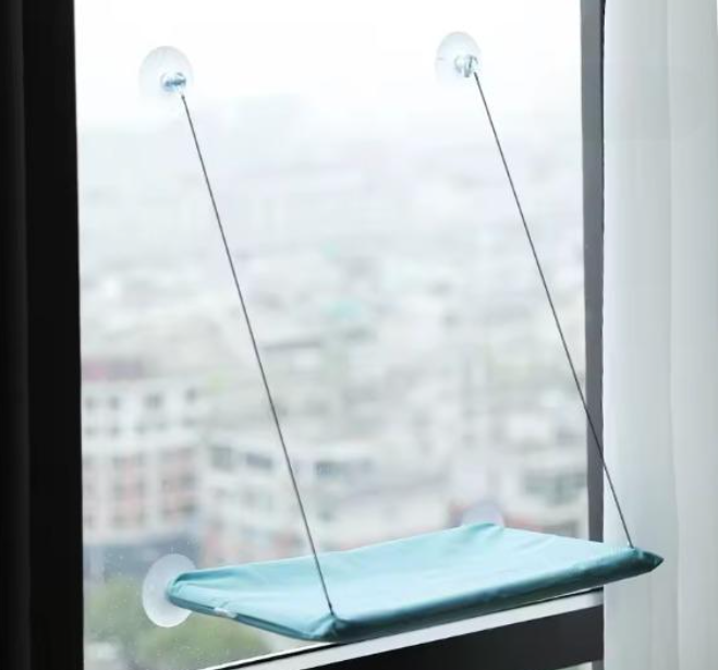 Hamac de fenêtre pour chat – Confort & design suspendu avec ventouses solides